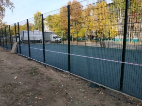 Забор на спортивную площадку 40 метров фото в Ликино-Дулёво
