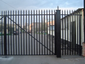 Сварные заборы с бетонированием столбов 12 метров фото в Ликино-Дулёво