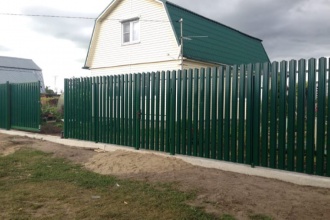 Забор из евроштакетника на ленточном фундаменте 70 метров фото в Ликино-Дулёво